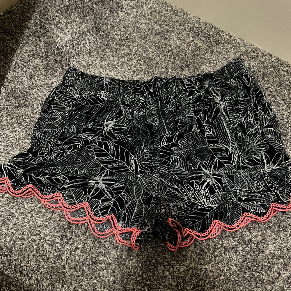 LOOSE CUTE SHORTS